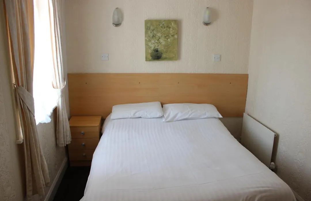 The Colwyn Hotel - Near Pleasure Beach-1